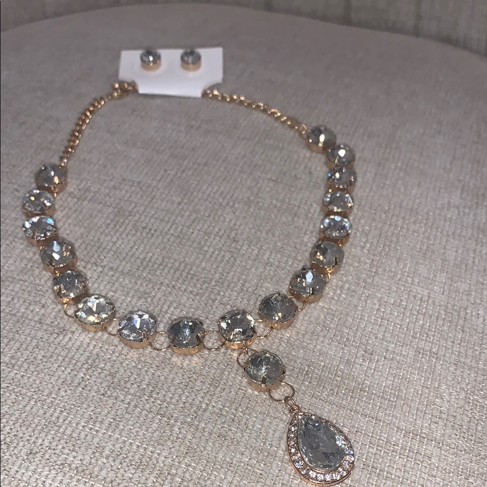 Elegant Gold and Silver Necklace Set